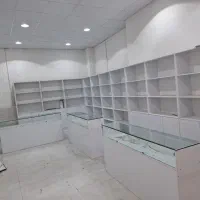 دو-مغازه-همراه-با-دکور-نو-و-شیک-در-خیابان-داریوش