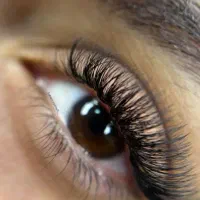 اکستنشن مژه به صورت حرفه ای