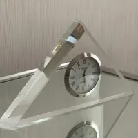 ساعت رو میزی کریستال مثلثی