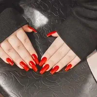 کاشت ناخن و انواع خدمات اریشگاه