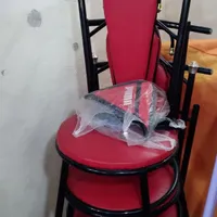 هر عدد ۴۵۰ مقطوع صندلی