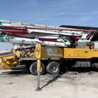 پمپ دکل ۵۲ متری xcmg(شویینگ)نصب روی اف ام ۸۲