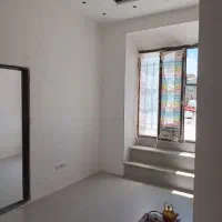 مغازه یا دفتر کار طبقه فوقانی مرکز شهر بر خیابان