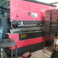 کارگر اقا و مونتاژکار خانم