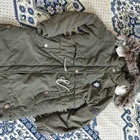 کاپشن یا پالتو|لباس|خوی, |دیوار