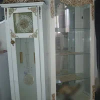 بوفه وساعت ایستاده