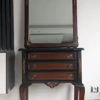 آینه و میز