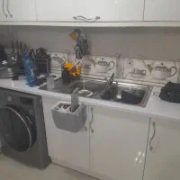 یک خانوم خدمتکار۳ روز در هفته اشپزی و نظافت منزل