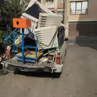 در پنجره آهن آلومینیوم ضایعات در محل باسکول خرید