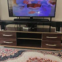 میز تلویزیون ترکیب شیشه و چوب تمیز