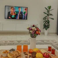 به دنبال همخونه خانم