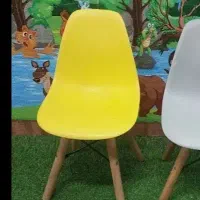 صندلی بچگانه ومیز م.ی.خ.ر.م باقیمت مناسب