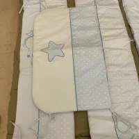 پتو روی تخت و محافظ دور تخت پسرانه کاملا تمیز|رختخواب، بالش، پتو|تهران, دروس|دیوار