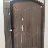 درب ورودی آپارتمان همراه باچارچوب ومحافظ آکاردئونی