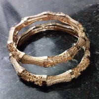 دستبند دوقلو، طرح اماراتی