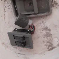 تعدادی وسایل ماشین و یک عدد سیم بکسل قوی