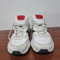 کتونی آدیداس اصلی سایز 42|کیف، کفش، کمربند|خرم‌آباد, |دیوار