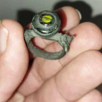 انگشتر کهنه مینایی تک چشم