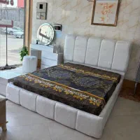 تخت خواب دو نفره میز آرایش پاف کف تخت خواب سرویس|تخت و سرویس خواب|قم, قلعه صدری|دیوار