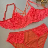 نیم تنه ورزشی ،شورت و سوتین