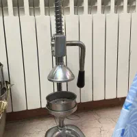 آبمیوه گیری دستی چدن