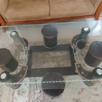 میز پذیرایی با شیشه ده میل دارای ۴ نیمکت چوبی|مبلمان خانگی و میز عسلی|خمین, |دیوار