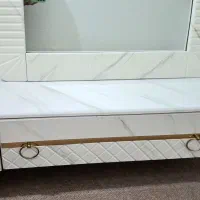 آینه قدی و میز تک کشو