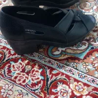 کفش طبی|کیف، کفش، کمربند|اقبالیه, |دیوار