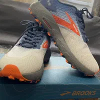 کتونی اورجینال بروکس آمریکایی زیر قیمت فروشگاه