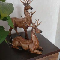 مجسمه و گلدان و اینه