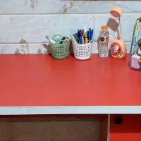 میز تحریر تمیز خوش رنگ|میز تحریر و کامپیوتر|قم, لسانی|دیوار