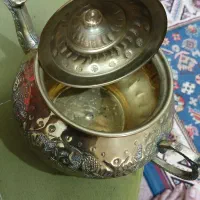 قندان وقوری برنجی نو اصل سالم|صنایع دستی و سایر لوازم تزئینی|بهارستان, |دیوار