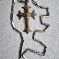 گردنبند و پلاک صلیب