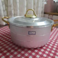 یکسری قابلمه نو بفروش میرسد