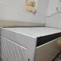 تخت خواب یک نفره به همراه خوشخواب طبی فنری|تخت و سرویس خواب|شیراز, شیخ علی چوپان|دیوار