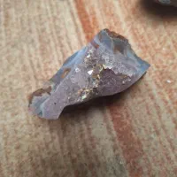 سنگ قیمتی آماتیس سفید و بنفش
