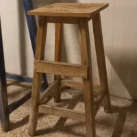 چهارپایه چوبی