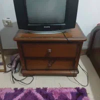 تخت دونفره و یک میز آرایش با آینه و یک پاتختی|تخت و سرویس خواب|بندر انزلی, تهران|دیوار