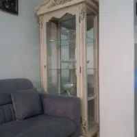 ویترین رنگ استخوانی کارکرده سالم همراه ظروف داخلش