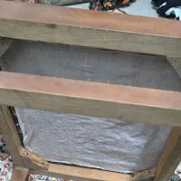 صندلی  چوبی محکم بدون هیچ ایرادی|صندلی و نیمکت|قم, ناصردیوان|دیوار