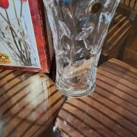 تعدادی ظروف نو و در حد نو سالم چینی و کریستال