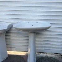 روشویی سرامیکی پایهدار در حد نو قیمت مناسب