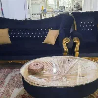 مبلمان مخمل مشکی در حد نو  . تخفیف خورد