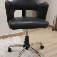 دوعدد تخت تا شو دستی آرایشی و ۳ عدد صندلی|آرایشگاه و سالنهای زیبایی|هشتگرد, فاز ۳ مهستان|دیوار