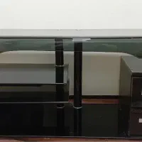 میز تلویزیون شیشه ای