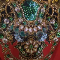 لباس یلدایی|لباس|مشهد, تربیت (صدف)|دیوار