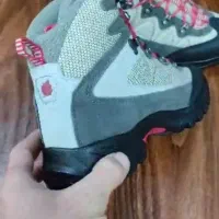 کفش کوهنوردی و طبیعت گردی|کیف، کفش، کمربند|اصفهان, ناژوان|دیوار