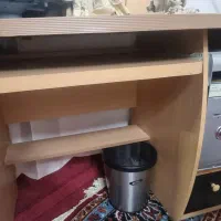 میز کامپیوتر و صندلی و کامپیوتر کامل