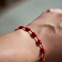 دستبند رد استرینگ