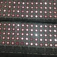 زیاستین هزار آینه نیمه کاره|لباس|کورین, |دیوار